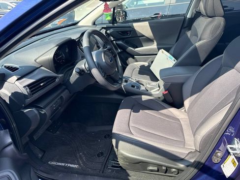 Used 2025 Subaru Crosstrek 2.5i Premium AWD/4WD image 5