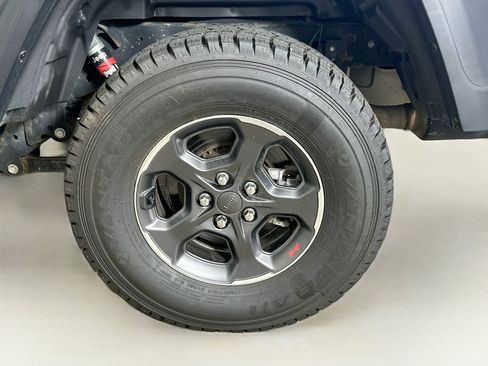 Used 2020 Jeep Gladiator Rubicon AWD/4WD image 11