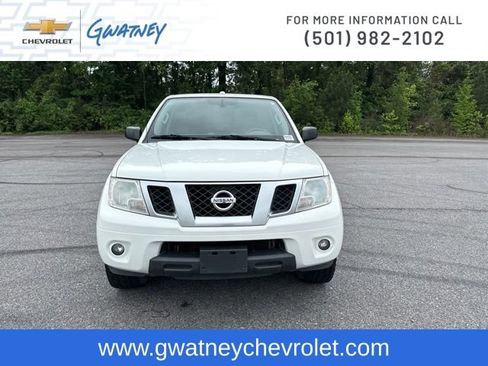 Used 2014 Nissan Frontier Desert Runner RWD image 2