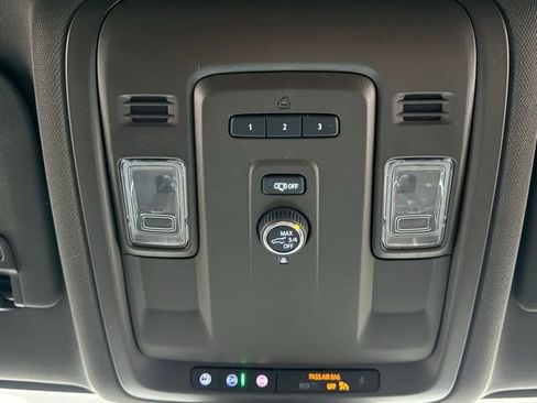 Used 2024 Chevrolet Suburban LT image 32