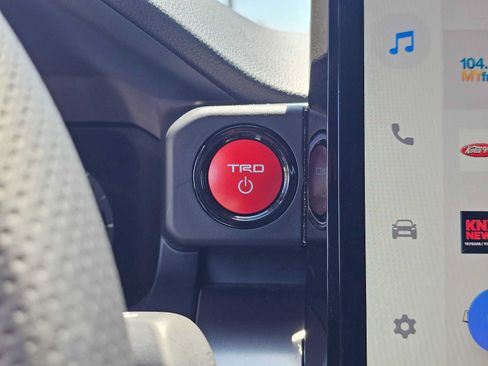 Certified 2026 Toyota Tacoma TRD Off-Road AWD/4WD image 31