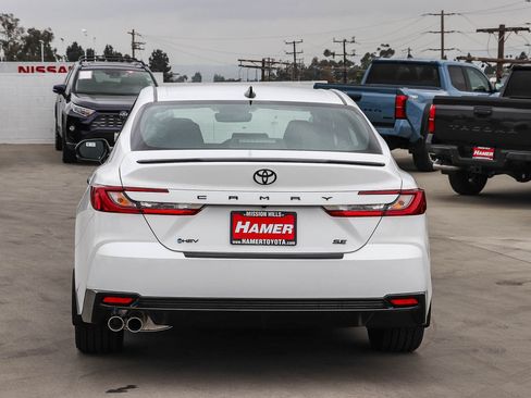 New 2026 Toyota Camry Hybrid FWD image 6