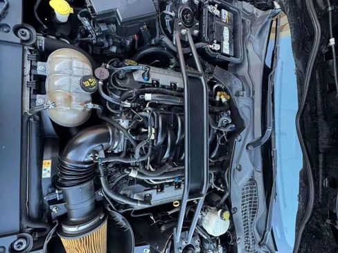 Used 2017 Ford Mustang GT image 32