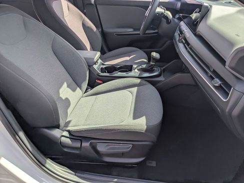 Used 2025 Kia K4 LXS image 28