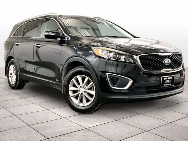 Used 2017 Kia Sorento AWD w/ LX Convenience Package image 3