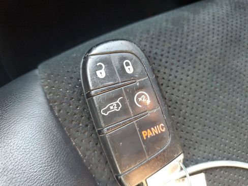 Used 2018 Jeep Grand Cherokee Altitude RWD image 36