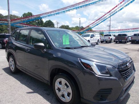 Used 2022 Subaru Forester AWD/4WD image 17