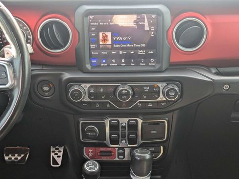 Used 2020 Jeep Gladiator Rubicon AWD/4WD image 18