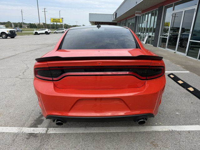 Used 2018 Dodge Charger SRT w/ Harman/Kardon Audio Group RWD image 12