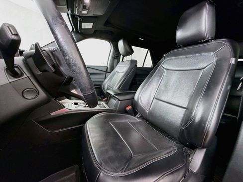 Used 2020 Ford Explorer Limited RWD image 6