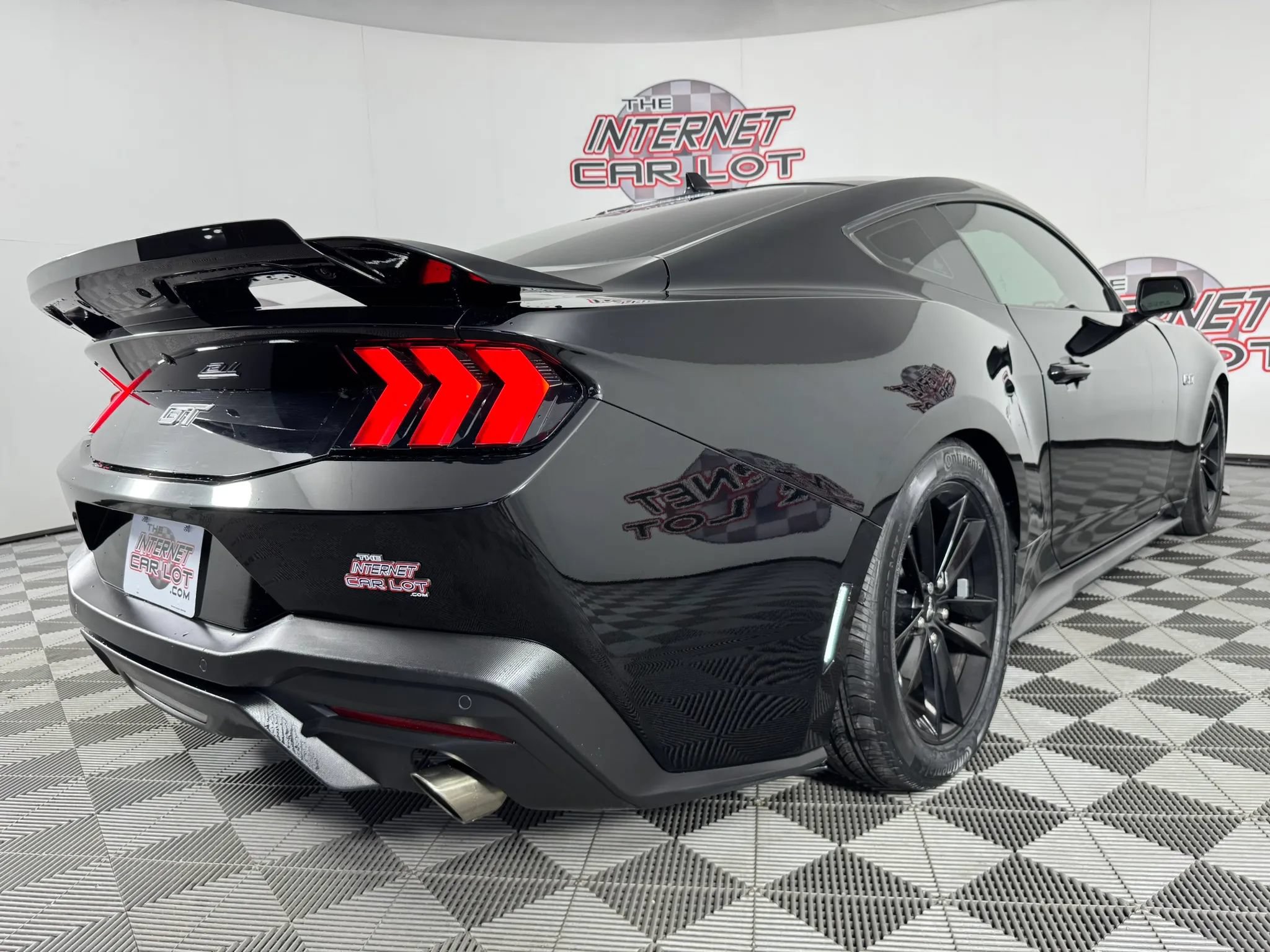 Used 2025 Ford Mustang GT RWD image 25