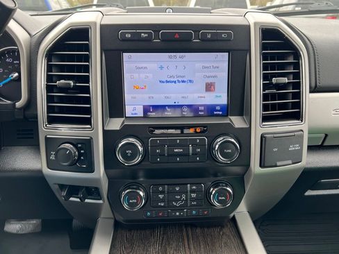 Used 2020 Ford F250 Lariat w/ Chrome Package image 28