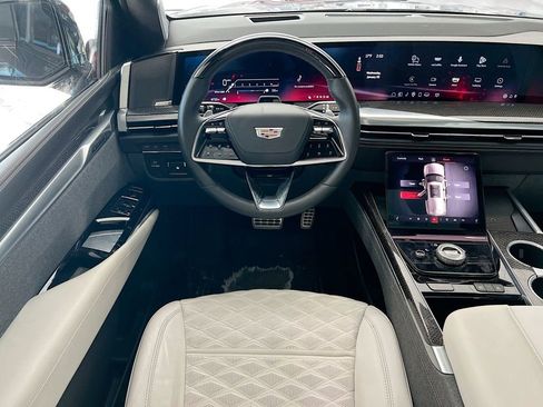 Used 2025 Cadillac Escalade V image 24