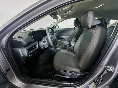 Used 2025 Kia K4 LXS image 13