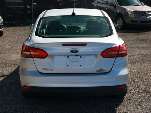 Used 2016 Ford Focus SE FWD image 6