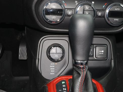 Used 2015 Jeep Renegade Trailhawk w/ Popular Equipment Group AWD/4WD image 20