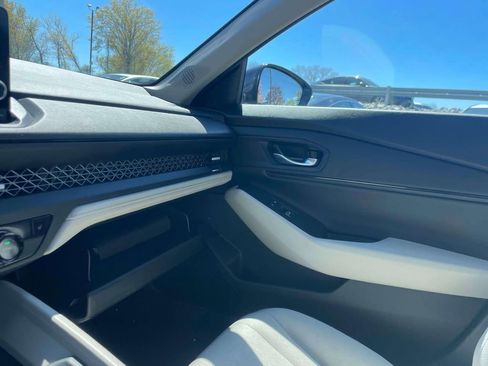 Certified 2023 Honda Accord EX image 33