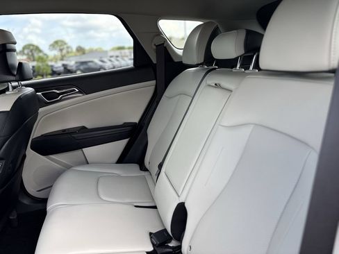 Certified 2025 Kia Sportage EX FWD image 18