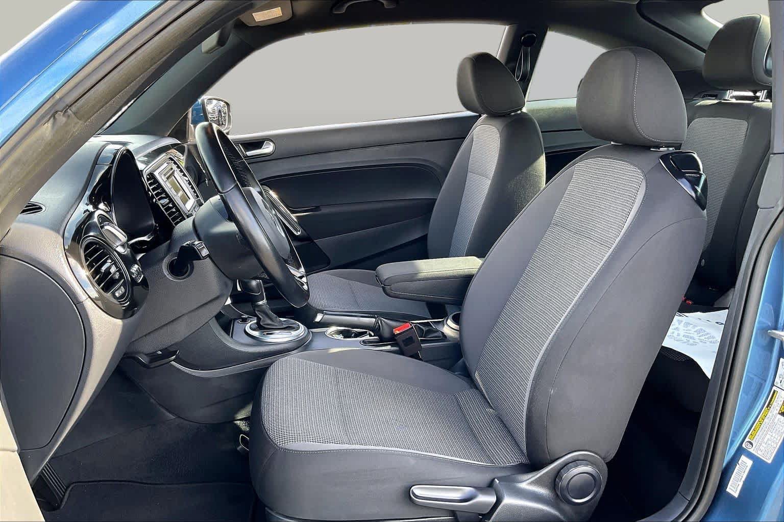 Used 2019 Volkswagen Beetle 2.0T S FWD image 7