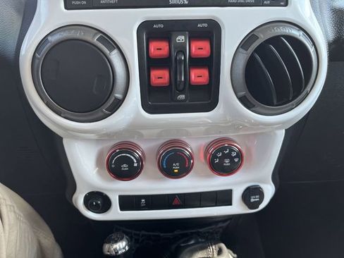 Used 2017 Jeep Wrangler Unlimited Sport AWD/4WD image 18