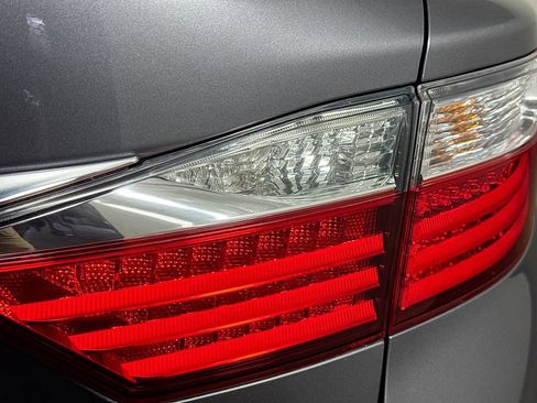 Used 2015 Lexus ES 350 w/ Luxury Package FWD image 32