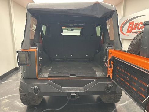 Used 2012 Jeep Wrangler Unlimited Sport AWD/4WD image 23