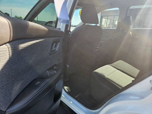 Used 2021 Nissan Rogue SV AWD/4WD image 22