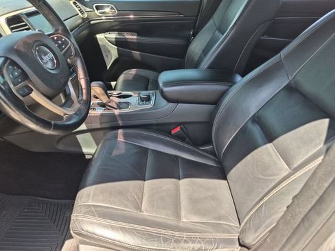 Used 2017 Jeep Grand Cherokee Limited AWD/4WD image 11