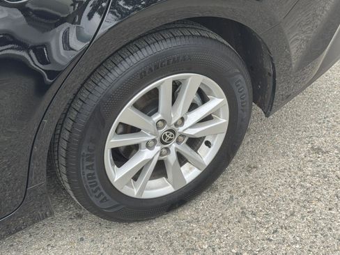 Used 2025 Toyota Camry LE image 29