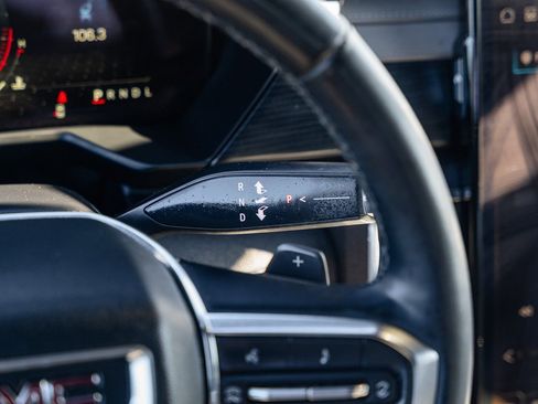 Used 2024 GMC Acadia Elevation w/ Black Edition image 29