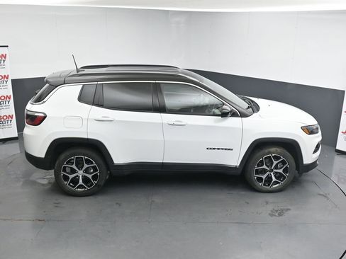 Used 2024 Jeep Compass Limited AWD/4WD image 31