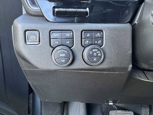 Certified 2024 Chevrolet Silverado 1500 High Country image 18