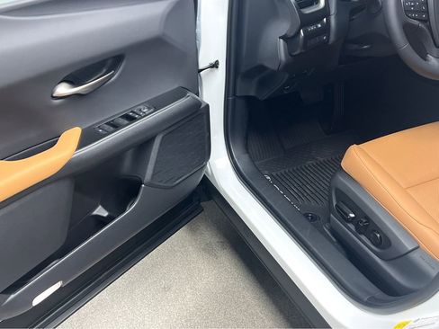 New 2026 Lexus UX 300h AWD image 8