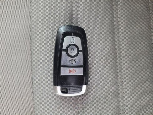 Used 2019 Ford Fusion SE FWD image 32