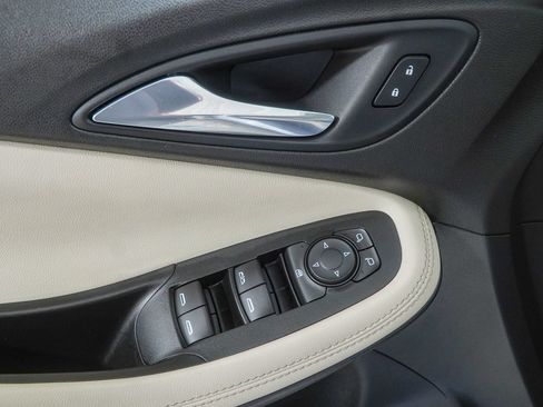 Used 2021 Buick Encore GX Preferred w/ Cold Weather Comfort Package AWD/4WD image 18