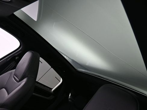 Used 2025 Porsche Cayenne E-Hybrid Coupe image 9