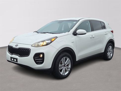 Used 2018 Kia Sportage LX image 3