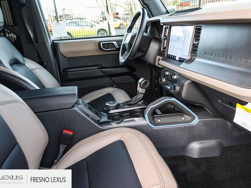 Used 2024 Ford Bronco Wildtrak image 13