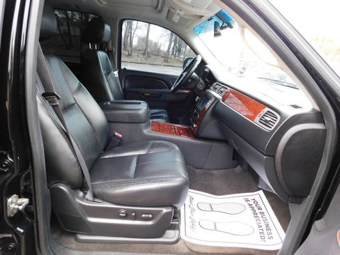 Used 2013 Chevrolet Tahoe LT w/ Luxury Package image 15