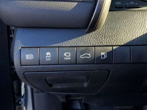 Used 2018 Toyota Camry XSE w/ Driver Assist Package image 28