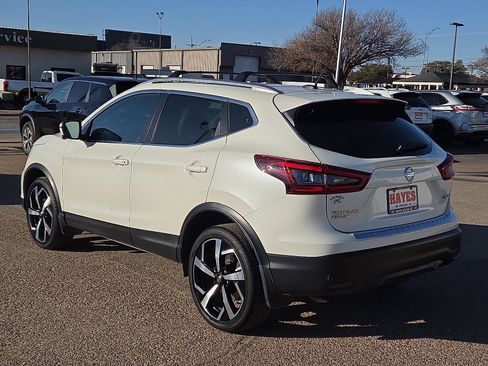 Used 2022 Nissan Rogue Sport SL image 3