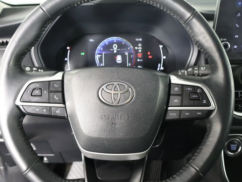 Used 2024 Toyota Grand Highlander XLE image 19