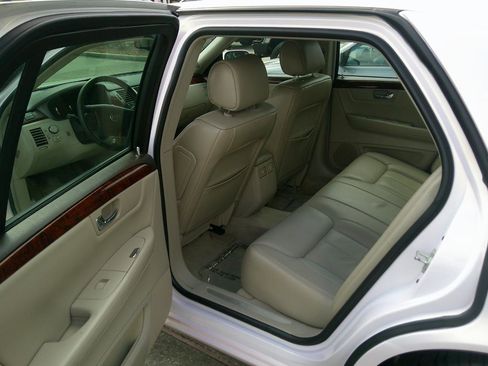 Used 2007 Cadillac DTS image 12