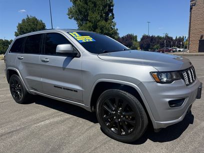 Used 2017 Jeep Grand Cherokee Altitude