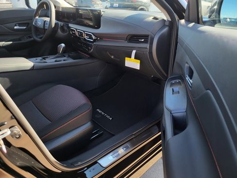 New 2026 Nissan Sentra SR w/ Floor Mat Package image 13