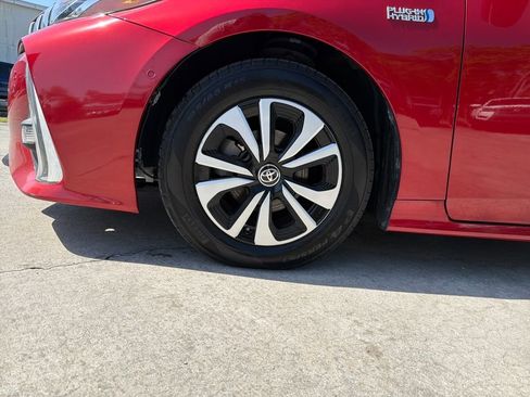 Used 2017 Toyota Prius Prime Plus image 38