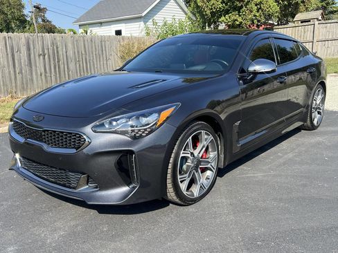Used 2021 Kia Stinger GT2 image 9