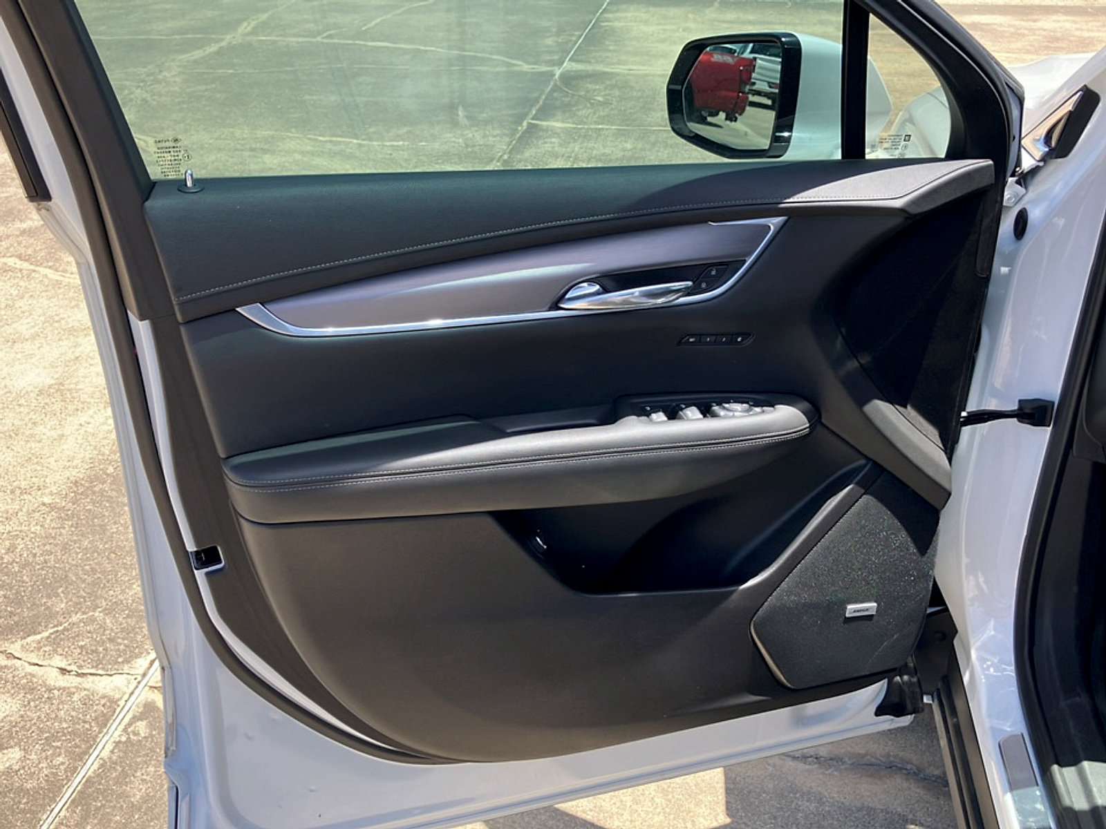 Used 2023 Cadillac XT6 Luxury w/ LPO, Floor Liner Package FWD image 25