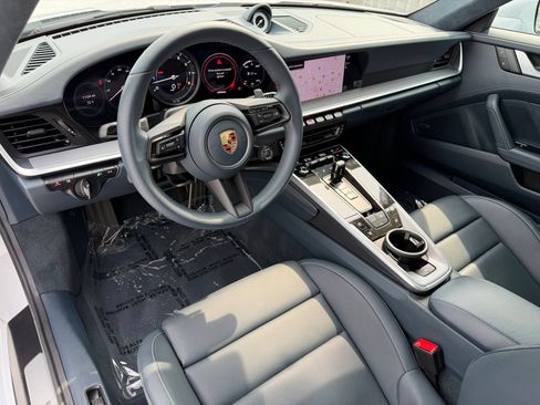 Certified 2024 Porsche 911 Carrera RWD image 4