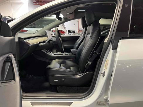 Used 2021 Tesla Model Y Long Range image 5